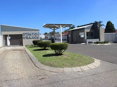 2 Bedroom Townhouse For Sale in Kempton Park - yay1.webp