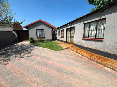 House For Sale in Kempton Park - h9ij.webp