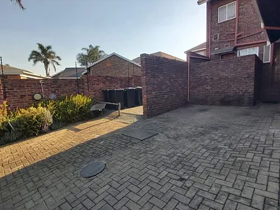 2 Bedroom Apartment For Sale in Kempton Park - m8Mn.webp