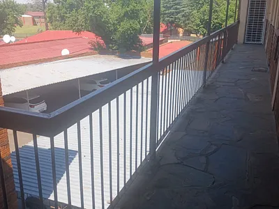 2 Bedroom Apartment For Sale in Kempton Park - img
