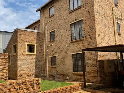 2 Bedroom Apartment For Sale in Kempton Park - CmeH.webp