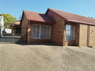 3 Bedroom House For Sale in Kempton Park - wS4I.webp