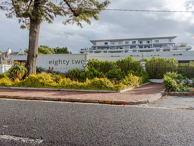 2 Bedroom Apartment For Sale in Cape Town - ELJr.webp