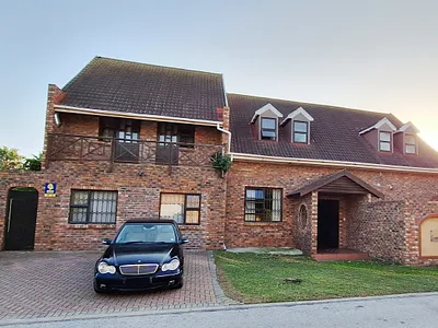 9 Bedroom House For Sale in Port Elizabeth - WzjK.webp