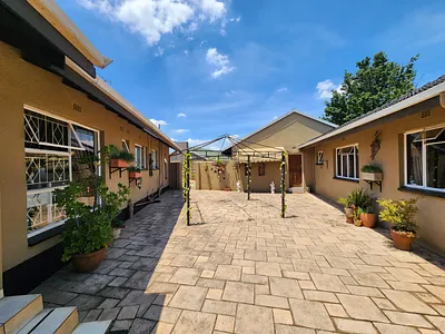 4 Bedroom House For Sale in Brakpan - 9Ei4.webp