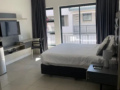 1 Bedroom Apartment To Rent in Sandton - ZEZb.webp