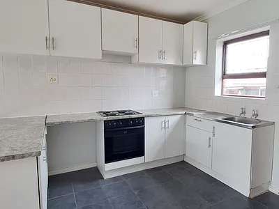 2 Bedroom Townhouse For Sale in Port Elizabeth - ECkh.webp