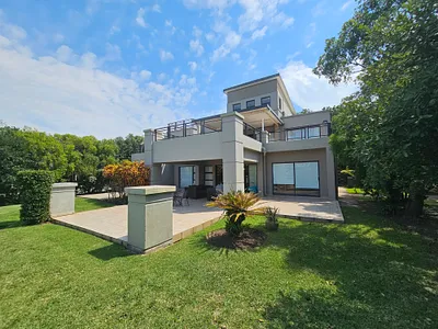 4 Bedroom Apartment To Rent in Ballito - AoM1.webp