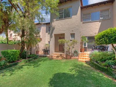 4 Bedroom Townhouse For Sale in Johannesburg - TjnW.webp
