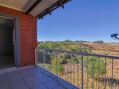1 Bedroom Apartment For Sale in Johannesburg - GJzQ.webp