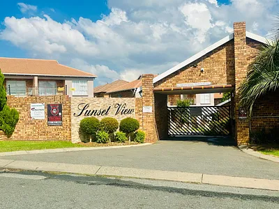 2 Bedroom Apartment For Sale in Johannesburg - pa2K.webp