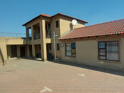 10 Bedroom House For Sale in Midrand - XfPz.webp