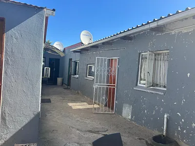 2 Bedroom House For Sale in Kempton Park - bT23.webp