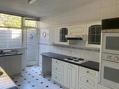 3 Bedroom Townhouse To Rent in Sandton - img