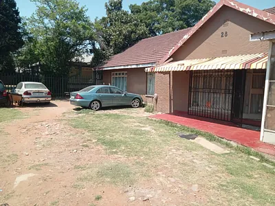 29 Bedroom House For Sale in Kempton Park - 0O0E.webp