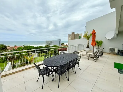 3 Bedroom Apartment For Sale in Umhlanga - y9VW.webp