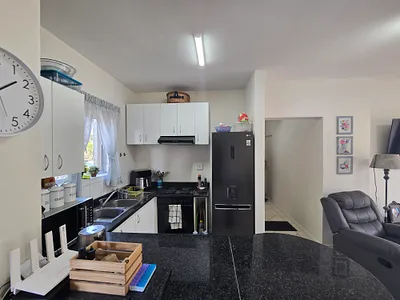 2 Bedroom Apartment For Sale in Ballito - ELly.webp