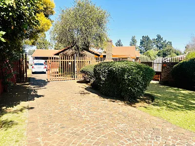 3 Bedroom House For Sale in Alberton - RPua.webp