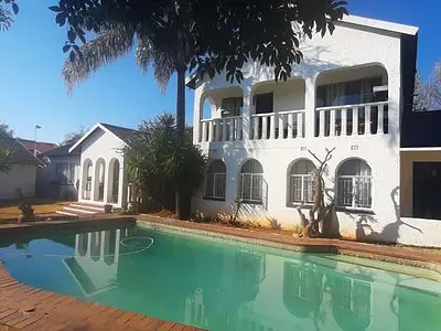 9 Bedroom House For Sale in Kempton Park - TCw3.webp