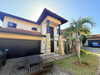 3 Bedroom Townhouse For Sale in Umhlanga - 5kNr.webp