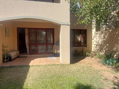 1 Bedroom Townhouse For Sale in Sandton - rOph.webp