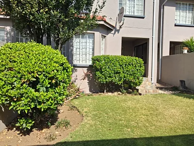 3 Bedroom Townhouse To Rent in Edenvale - W4ZY.webp