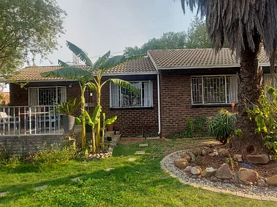 3 Bedroom House For Sale in Kempton Park - Gnp5.webp