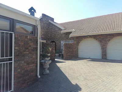 3 Bedroom Townhouse For Sale in Kempton Park - wSJv.webp