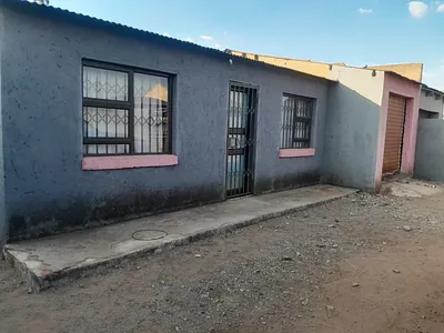 6 Bedroom Apartment For Sale in Tembisa - OpZ8.webp