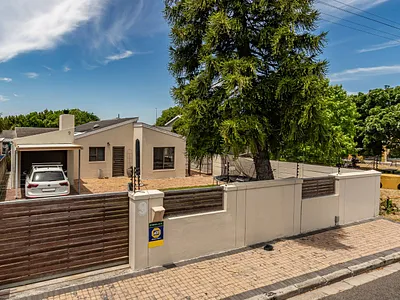 3 Bedroom House To Rent in Cape Town - zFaC.webp