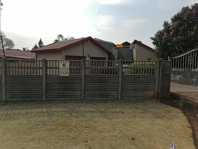 3 Bedroom House For Sale in Kempton Park - w6ES.webp