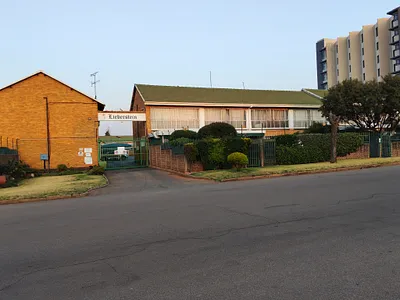 2 Bedroom Townhouse For Sale in Kempton Park - img