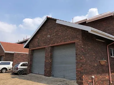 2 Bedroom Apartment For Sale in Kempton Park - n1hP.webp