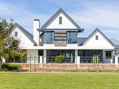 4 Bedroom House For Sale in Paarl - fc0t.webp