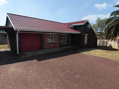 3 Bedroom House To Rent in Kempton Park - y3Lf.webp
