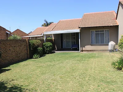 2 Bedroom Townhouse For Sale in Kempton Park - INJQ.webp