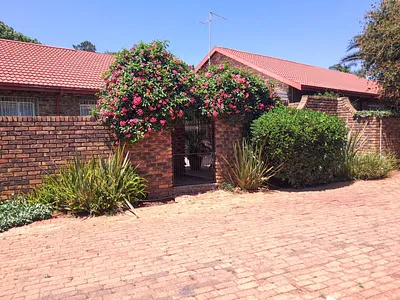 2 Bedroom Townhouse For Sale in Kempton Park - gWgW.webp