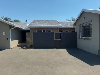 3 Bedroom House For Sale in Kempton Park - IgHt.webp