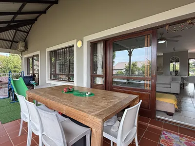 3 Bedroom Apartment For Sale in Ballito - 7yui.webp