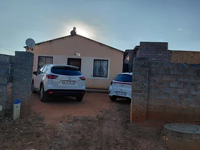 6 Bedroom House For Sale in Midrand - spXU.webp