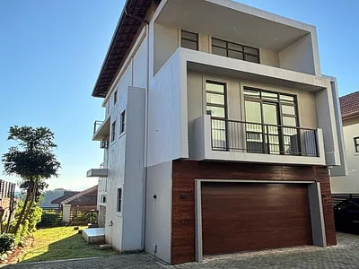 5 Bedroom House For Sale in Umhlanga - zkEN.webp