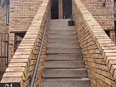2 Bedroom Townhouse For Sale in Kempton Park - yLzX.webp