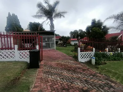 4 Bedroom House For Sale in Kempton Park - img