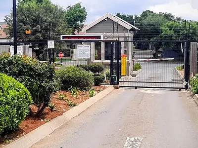 2 Bedroom Townhouse For Sale in Kempton Park - yVlZ.webp