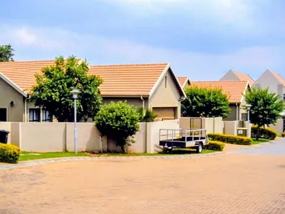 4 Bedroom Townhouse For Sale in Benoni - YdZG.webp