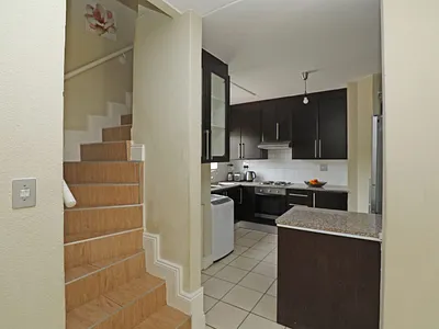 2 Bedroom Apartment For Sale in Sandton - mkL3.webp