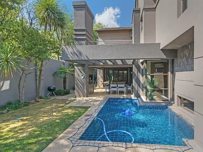 4 Bedroom Townhouse For Sale in Sandton - RE8T.webp