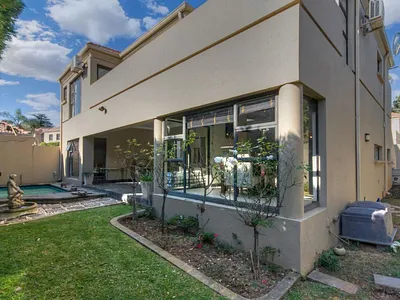 3 Bedroom Townhouse For Sale in Sandton - UnQt.webp