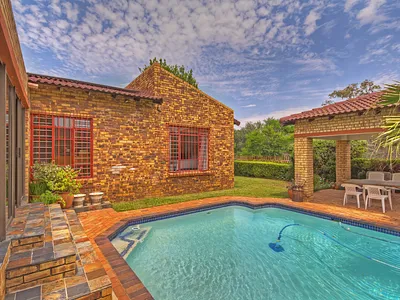 3 Bedroom House For Sale in Sandton - ii7M.webp