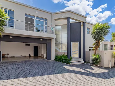 4 Bedroom Townhouse For Sale in Sandton - A9u5.webp